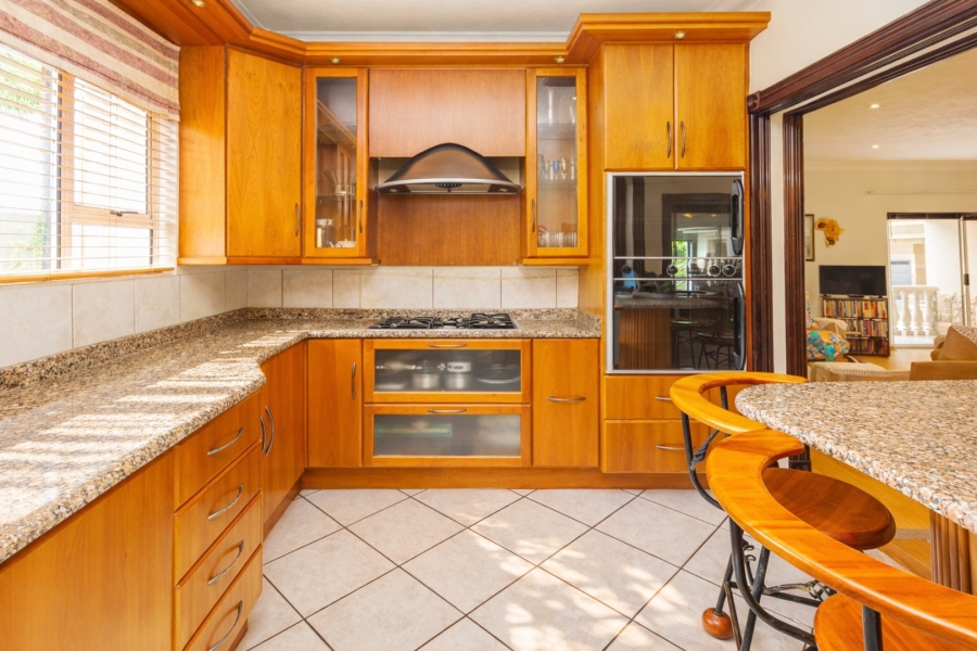 5 Bedroom Property for Sale in Caribbean Beach Club North West